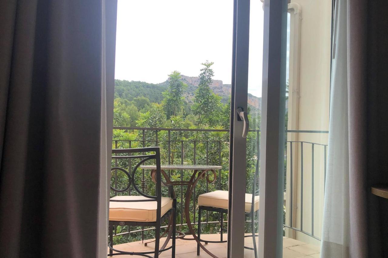 Denia Marriott La Sella Golf Resort & Spa Luaran gambar A view of the balcony of a room at the hotel